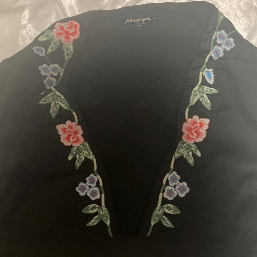 Nasty Gal Black Embroidered Floral Tie-Front Wrap Top - Picture 4 of 9